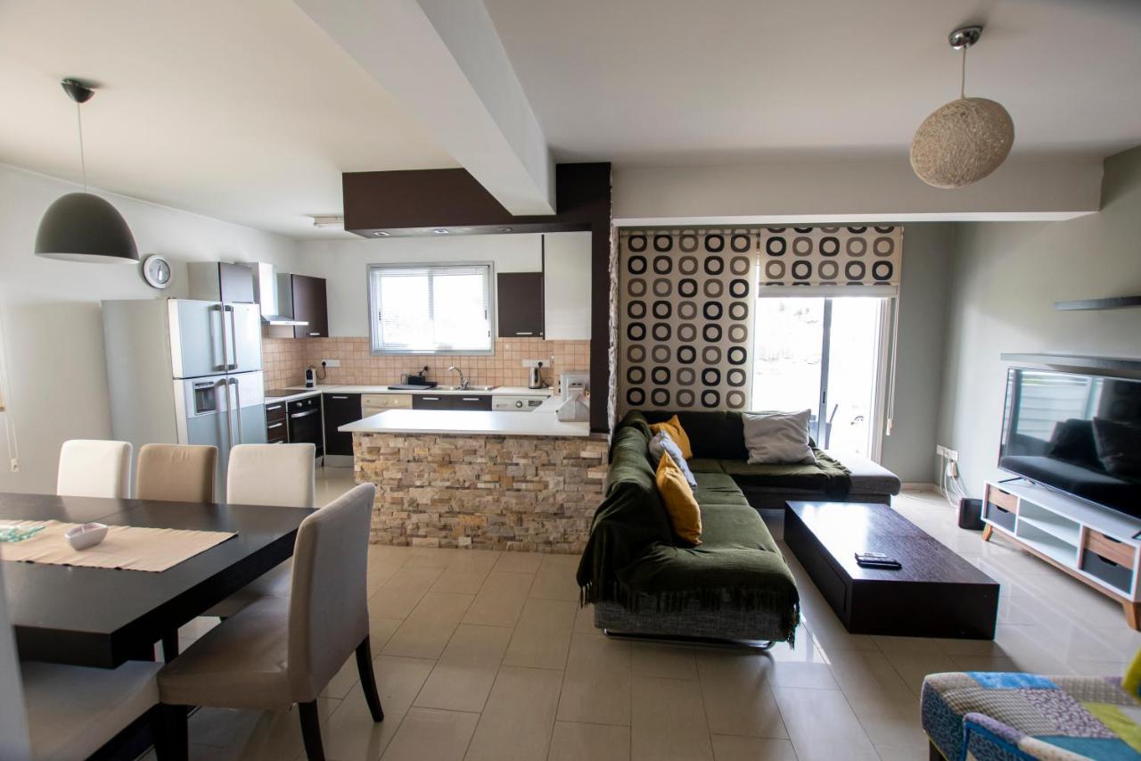 Glabur Stays - The Executive 2 Bdr - Nicosia City, Free Parking & Wifi, Welcomes You!!! Exteriör bild
