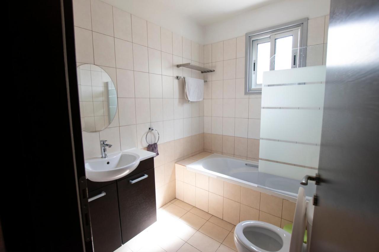 Glabur Stays - The Executive 2 Bdr - Nicosia City, Free Parking & Wifi, Welcomes You!!! Exteriör bild